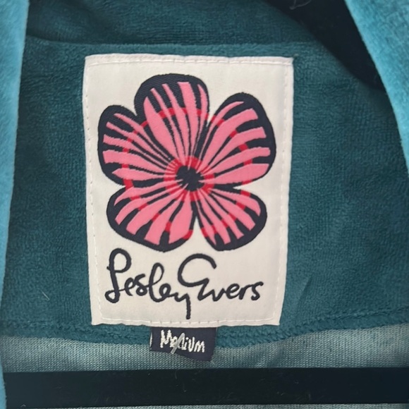 Chic Teal Women's Velvet Blazer by Lesley Evers - Picture 3 of 7